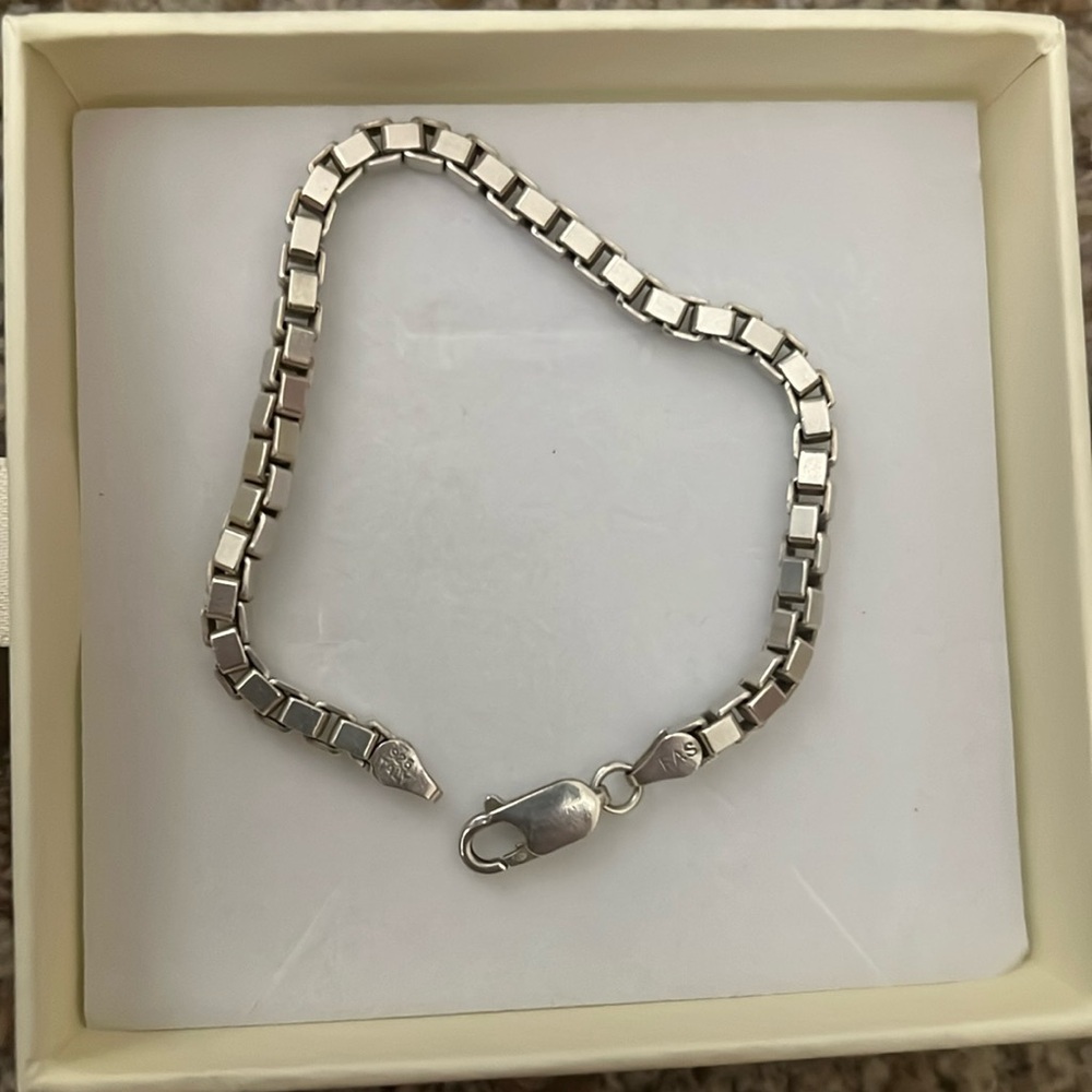 Bracelet